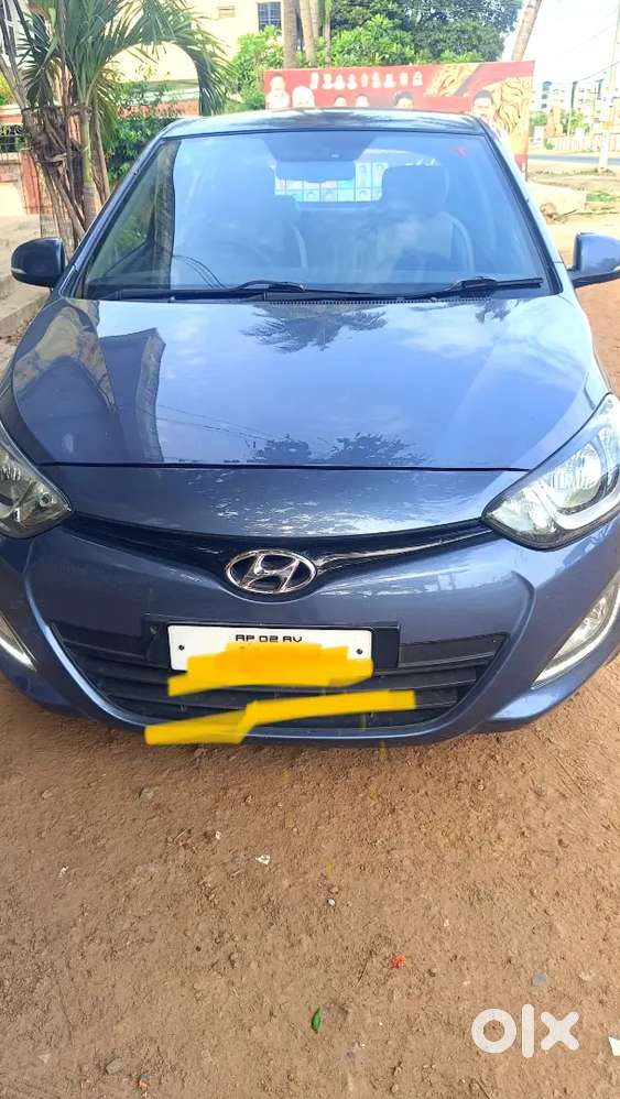 Hyundai I20 2013 Diesel 82000 Km Driven Show Room Track Full Quality