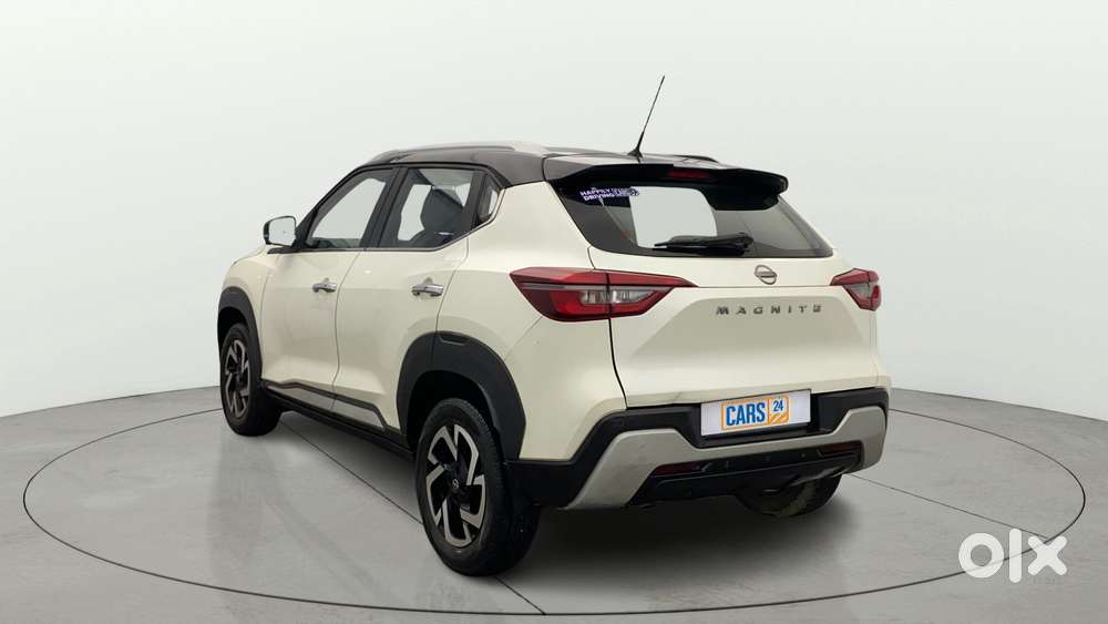 Nissan Magnite 1.0 Xv Premium Dual Tone, 2021, Petrol