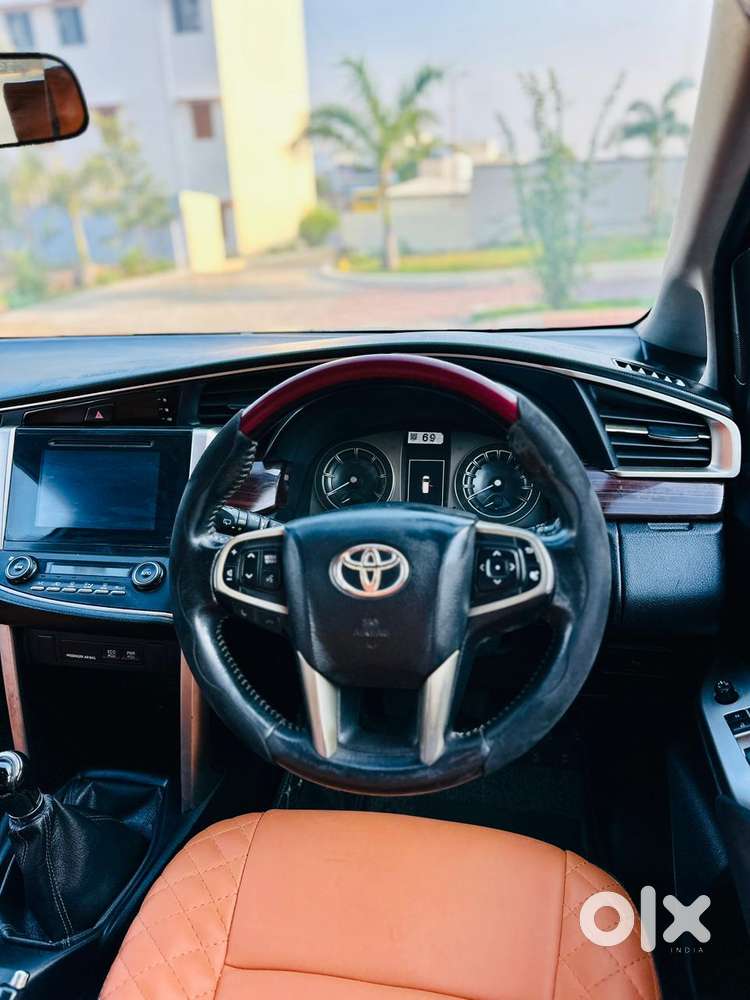 Toyota Innova Crysta 2.4 V, 2016, Diesel