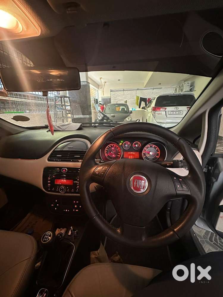 Fiat Linea Emotion 1.4 L T-jet Petrol, 2015, Petrol