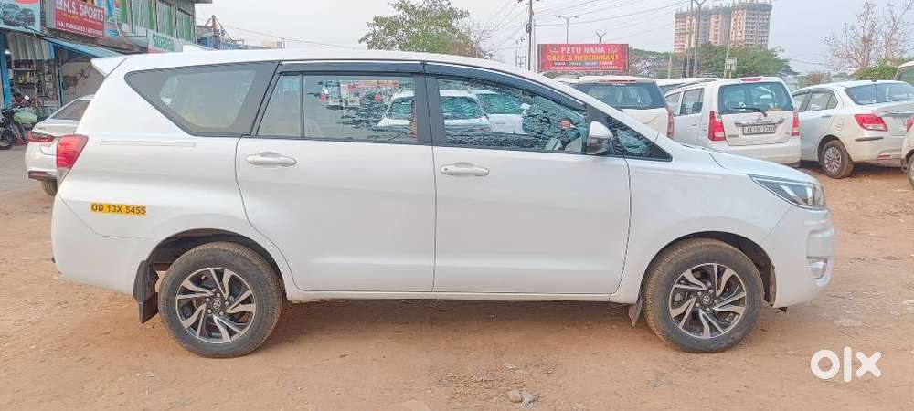 Toyota Innova Crysta 2.4 G Plus Mt 8s, 2025, Diesel