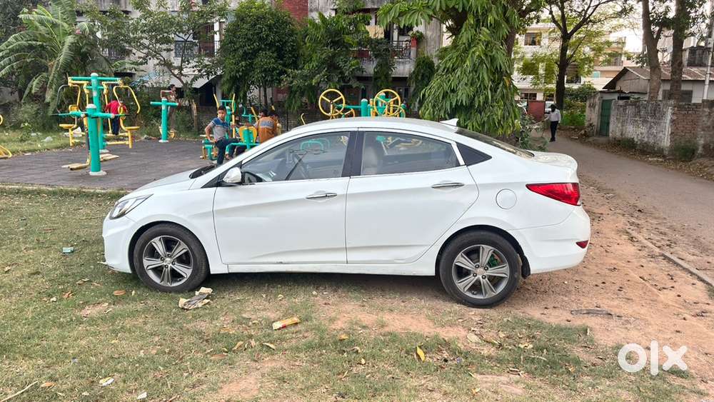 Hyundai Fluidic Verna 2012