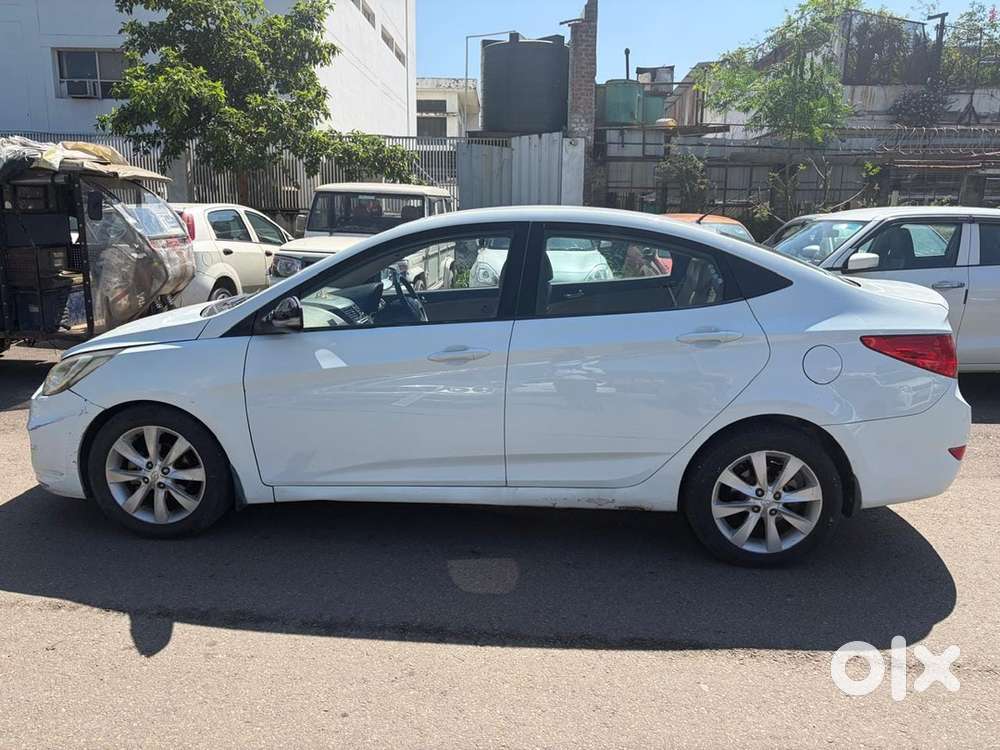 Hyundai Fluidic Verna 2011
