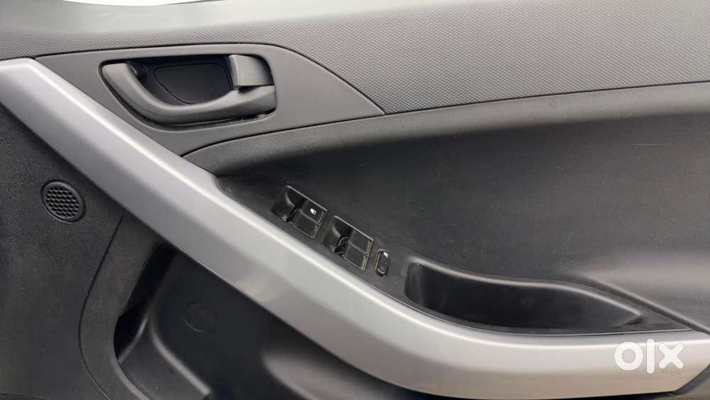 Tata Nexon 1.2 Revotron Xm (s), 2022, Petrol