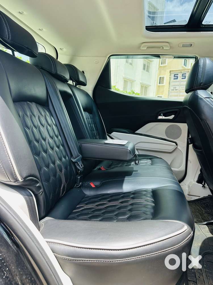 Mahindra Xuv 3xo Ax7 Diesel Mt, 2024, Diesel