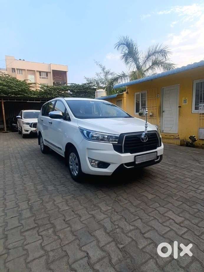 Toyota Innova Crysta 2.4 Gx Mt, 2025, Diesel