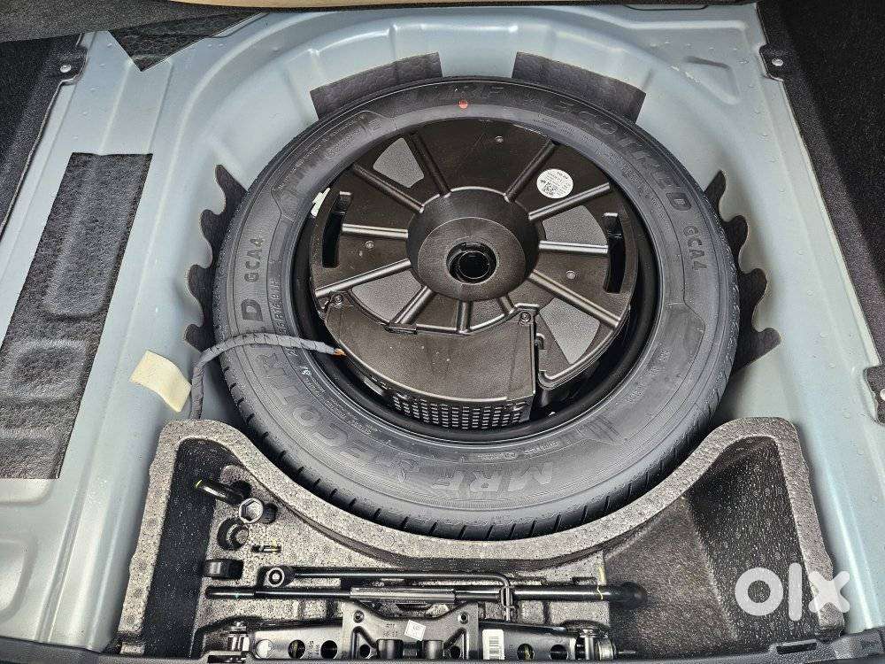 Skoda Slavia 1.0 Tsi Style At, 2024, Petrol