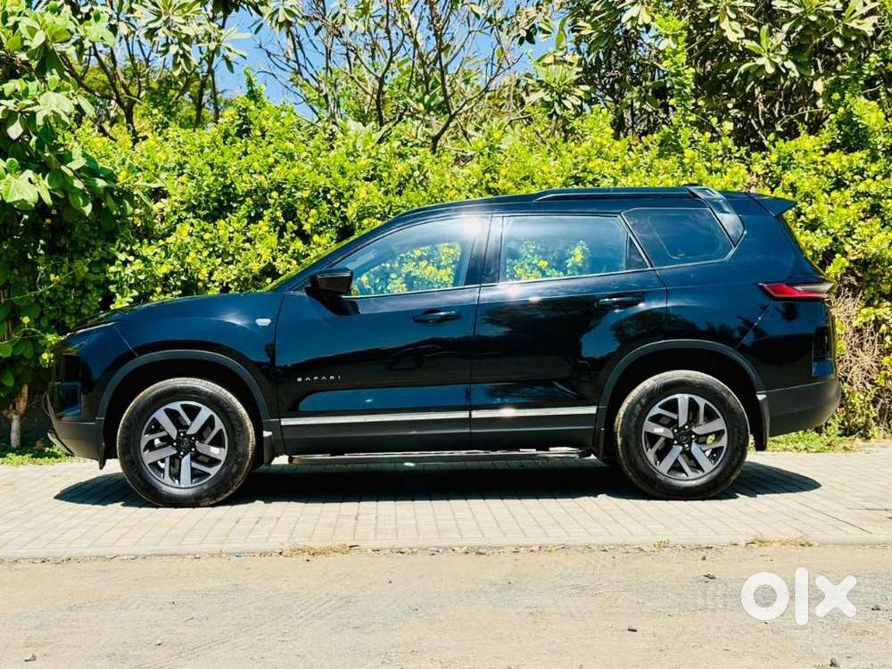 Tata Safari Pure Plus S Dark Edition, 2025, Diesel