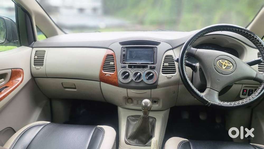 Toyota Innova 2.5 G (diesel) 7 Seater Bs Iv, 2011