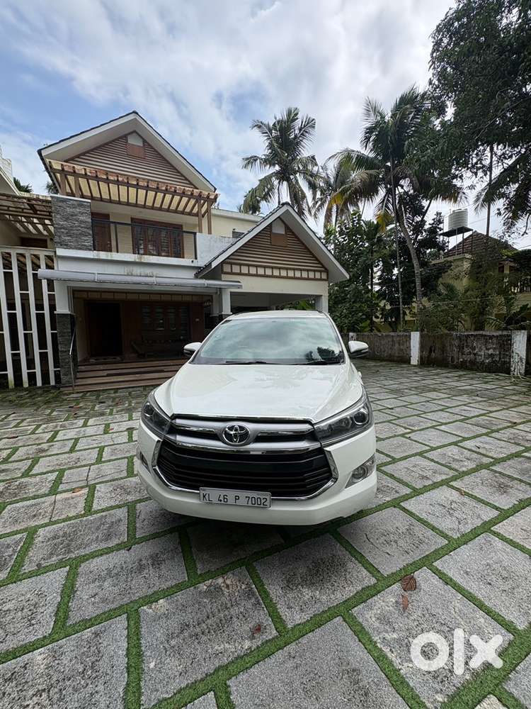 Toyota Innova Crysta 2016