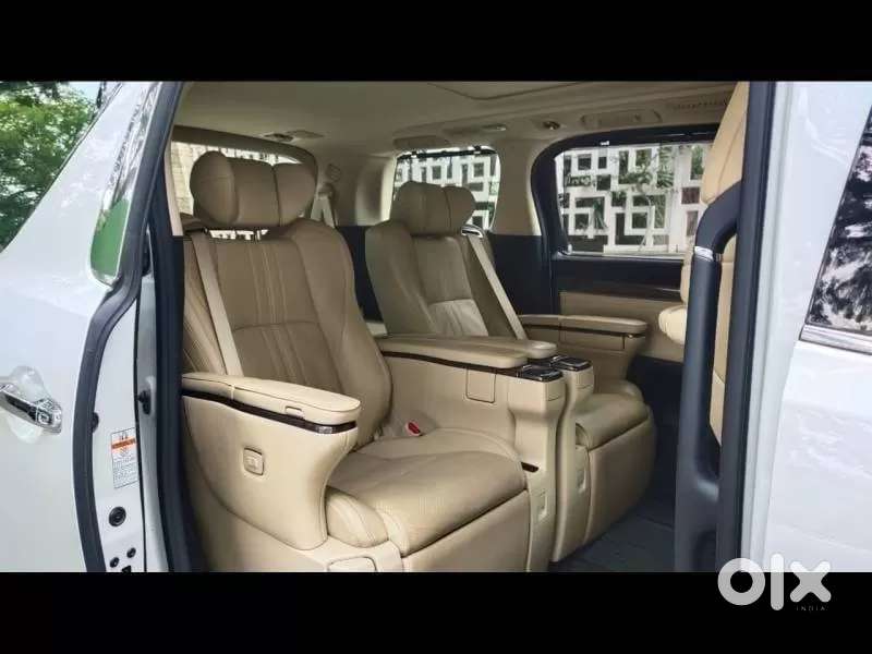Toyota Vellfire 2.5 Hybrid, 2021, Petrol