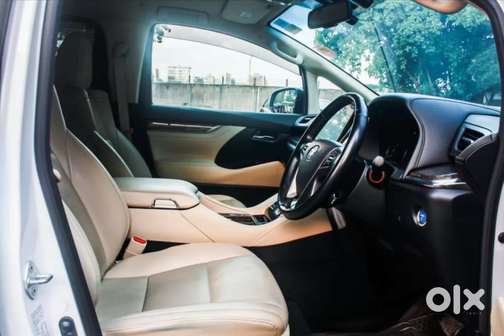 Toyota Vellfire 2.5 Hybrid, 2023, Petrol