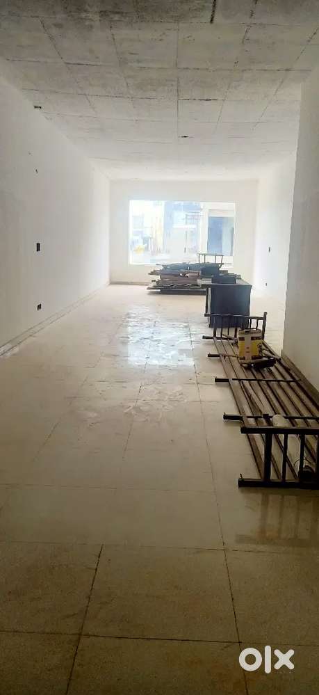 Showroom on rent cheapest price