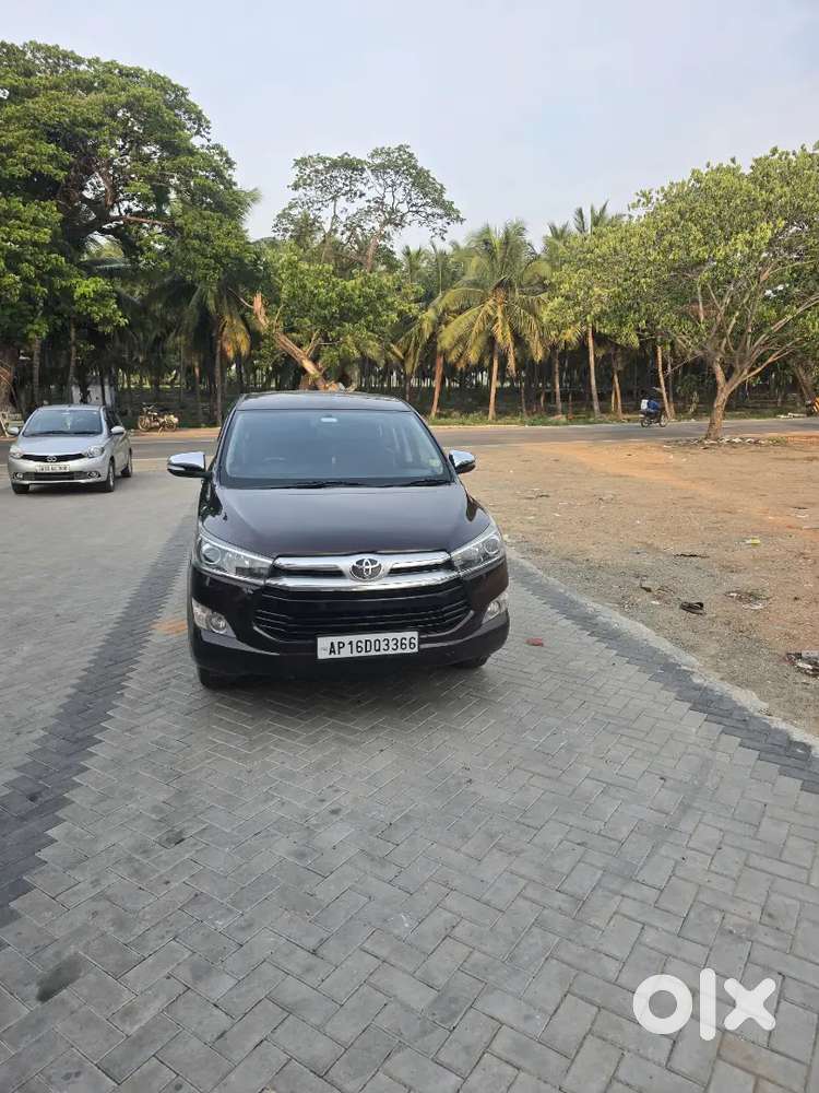 Toyota Innova Crysta 2017 Diesel 375000 Km Driven