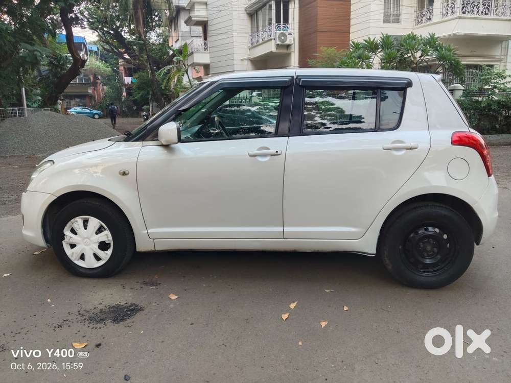 Maruti Suzuki Swift Vxi 1.2 Abs Bs-iv, 2011, Petrol