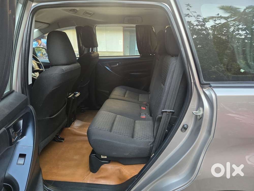 Toyota Innova Crysta 2.4 G Mt 8s, 2022, Diesel