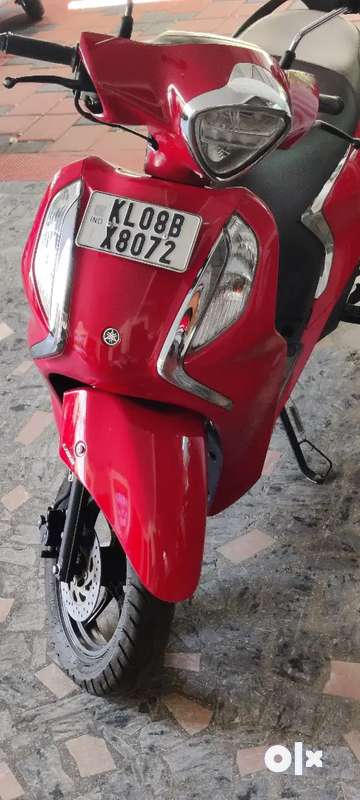 Fascino 125 red hot sale