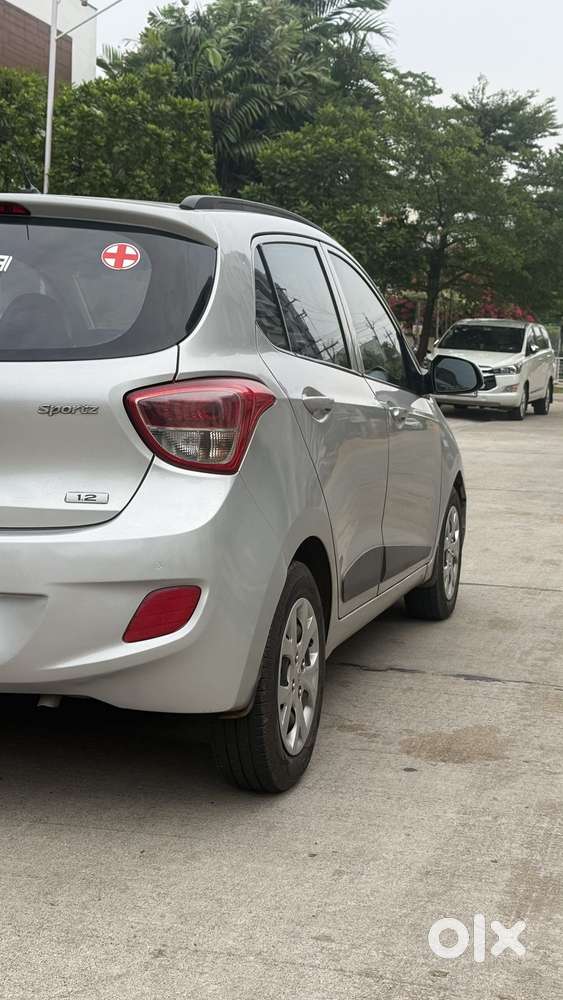 Hyundai Grand I10 Sportz, 2016, Petrol