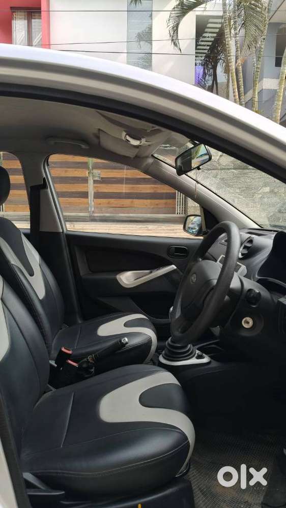 Ford Figo Petrol Zxi, 2012, Petrol
