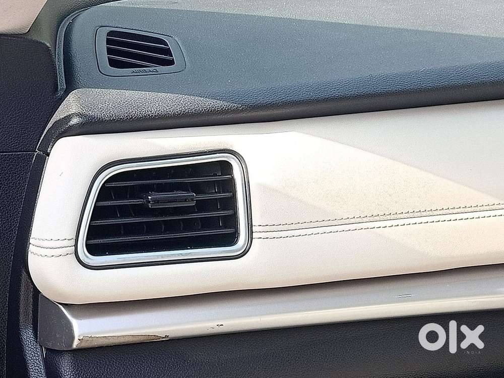 Mahindra Xuv700 2.0 Ax 7 Petrol At Str, 2023, Petrol