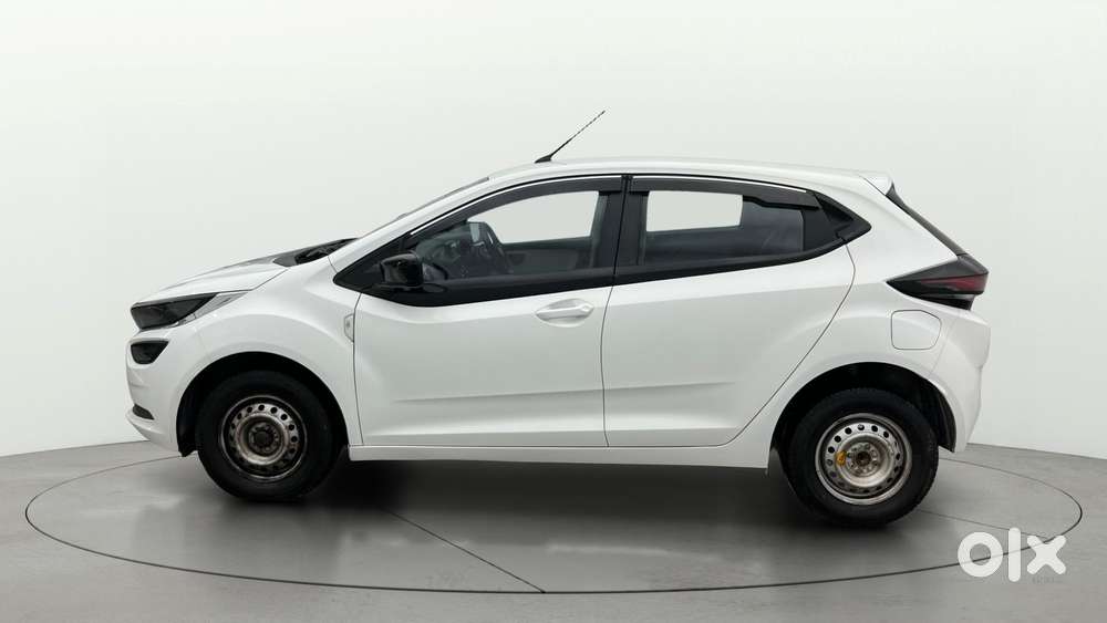 Tata Altroz 1.2 Xe Plus Petrol, 2022, Petrol