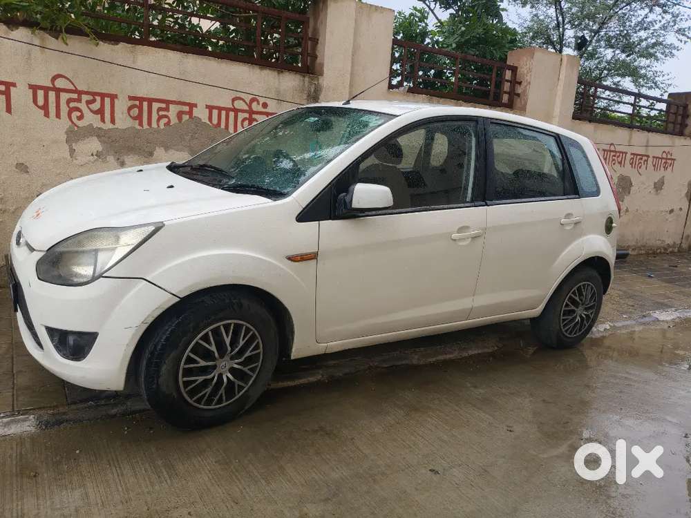Ford Figo Diesel Lxi 2011 Year