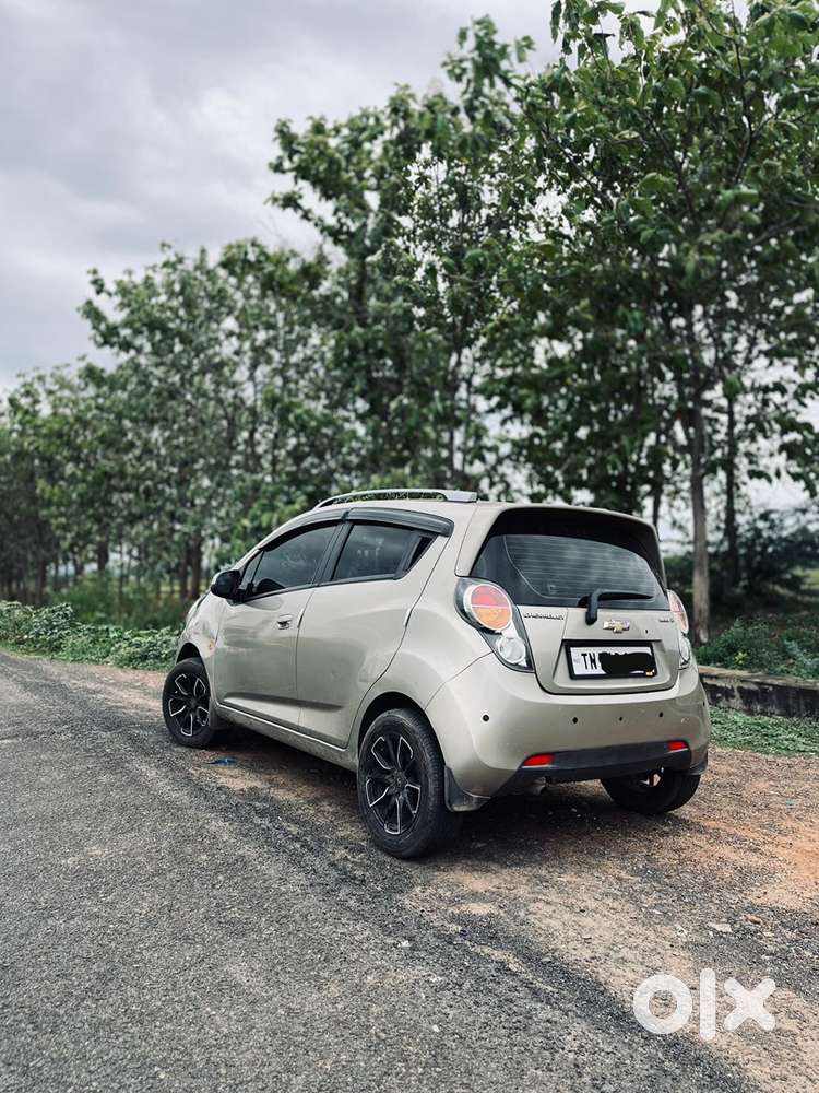Gold Chevrolet Beat Lt Petrol 2010 Car
