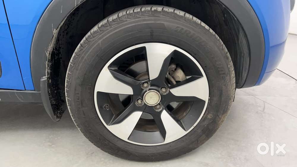 Tata Nexon 1.2 Revotron Xz Plus Dual Tone, 2017, Petrol