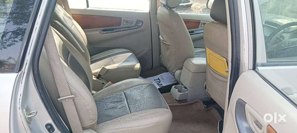 Toyota Innova [2013-2016] 2.5 G4 8 Str, 2014, Diesel