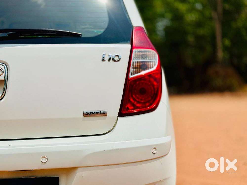 Hyundai I10 Sportz At, 2012, Petrol