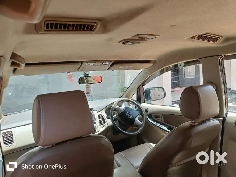 Toyota Innova 2013 Diesel Manual, 100km Driven
