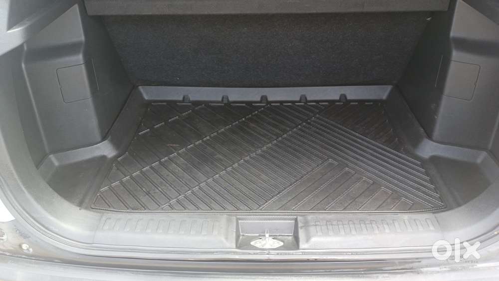 Maruti Suzuki Vitara Brezza 1.5 Vxi At, 2024, Petrol