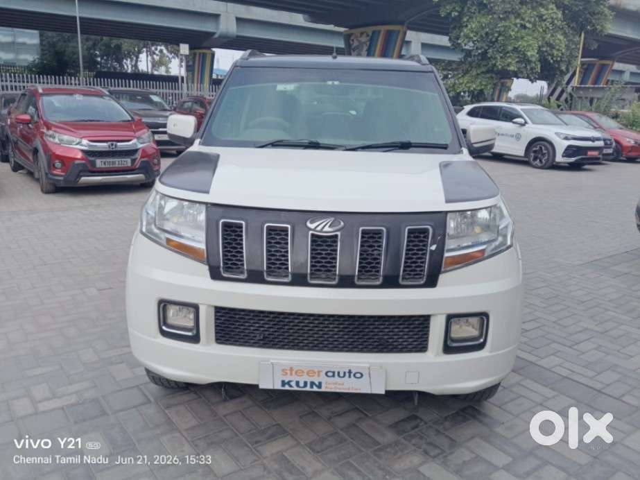 Mahindra Tuv 300 T8, 2016, Petrol