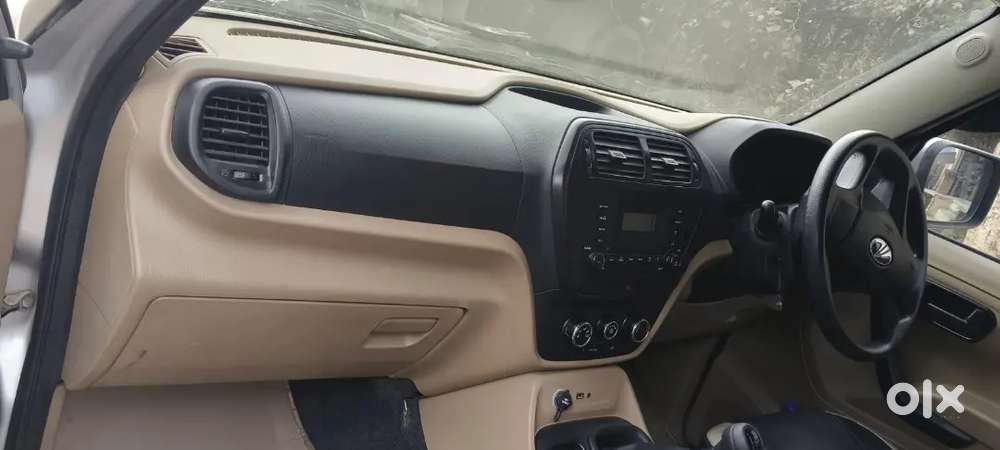 Tuv300 Car Top Condition