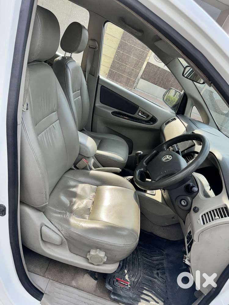 Toyota Innova 2.5 V 7 Str, 2012, Diesel