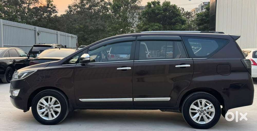 Toyota Innova Crysta 2.8z Automatic, 2017, Diesel