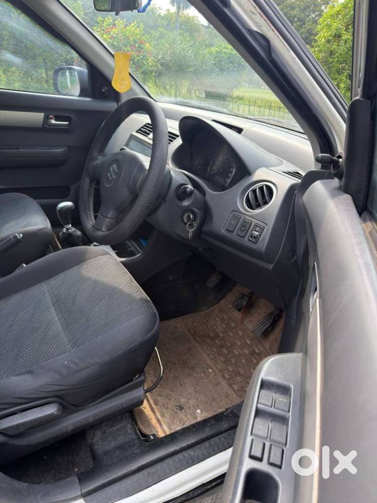Maruti Suzuki Swift Vxi 1.2 Abs Bs-iv, 2011, Petrol