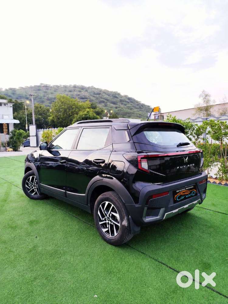 Mahindra Xuv 3xo Ax5l Pg Mt, 2025, Petrol