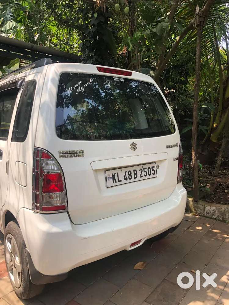4 Cylinder Engine,a/c,white Colour, Power Steering,price Negotiable