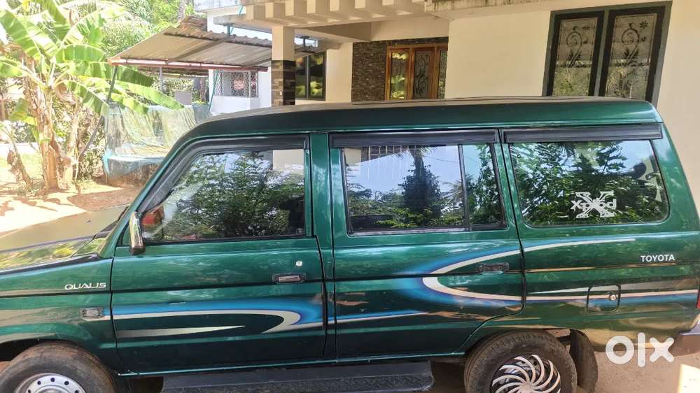 Toyota Qualis 2004 Diesel 286000 Km Driven