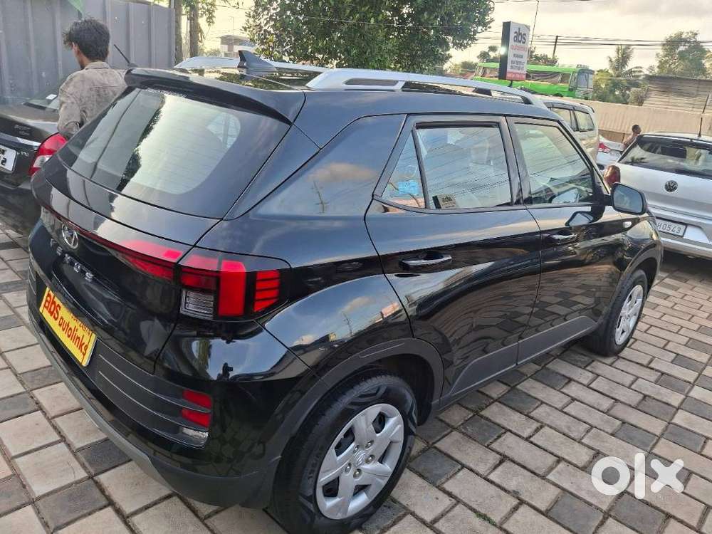 Hyundai Venue S 1.2 Petrol, 2022, Petrol