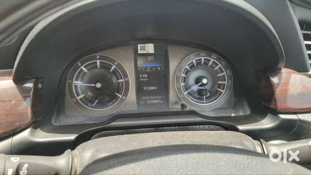Innova Cresta V Modle 8 सीटर. Mh-20-fz-0111
