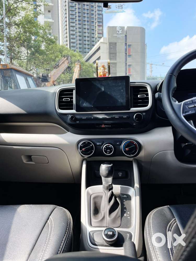 Hyundai Venue 1.2 S (o), 2024, Petrol