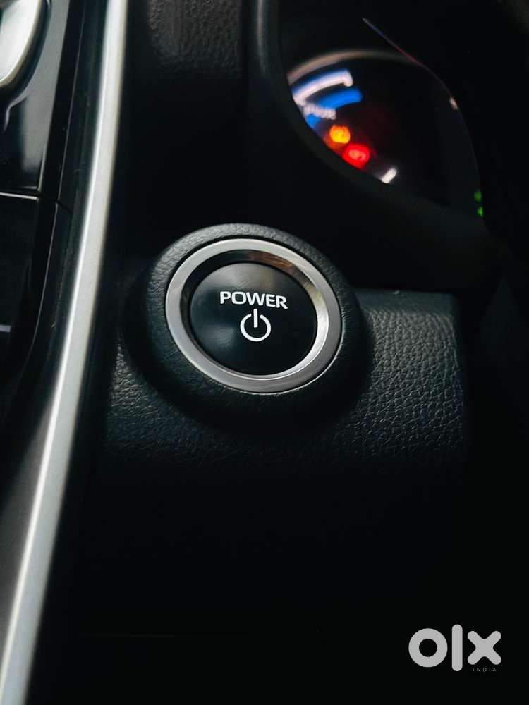 Toyota Innova Hycross 2.0 Zx Hybrid 7 Str, 2023, Petrol