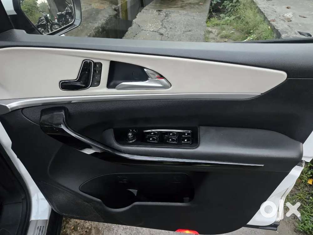 Mahindra Xuv700 Ax7 2022 Diesel
