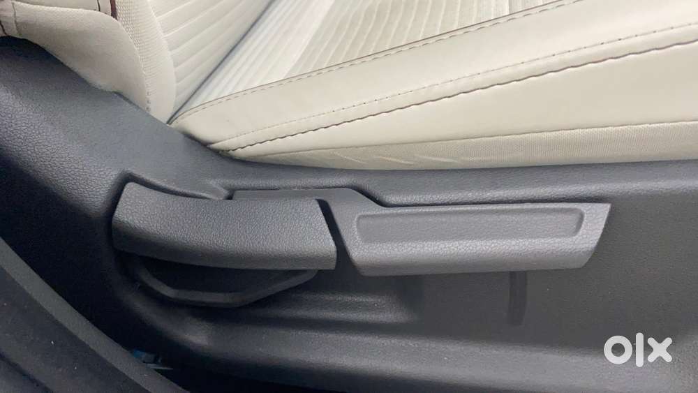 Hyundai Aura [2023-ongoing] 1.2 Sx (o) Manual, 2024, Petrol