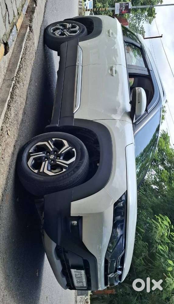 Maruti Suzuki Brezza 1.5 Zxi At Smart Hybrid, 2023, Petrol
