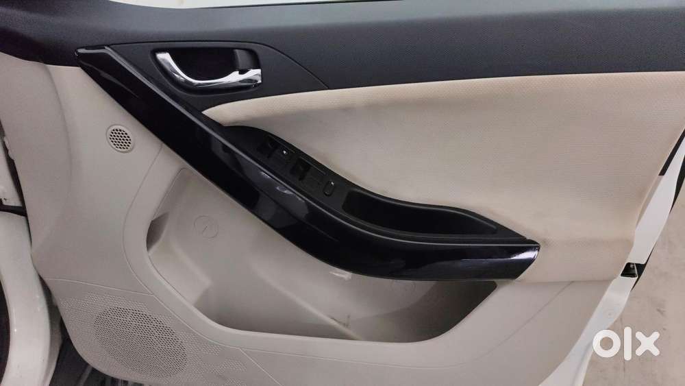 Tata Nexon 1.2 Revotron Xz Plus Dual Tone, 2022, Petrol