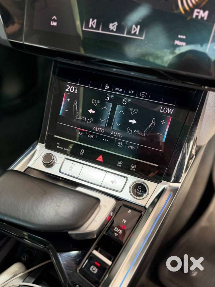 Audi E-tron 55, 2023, Electric