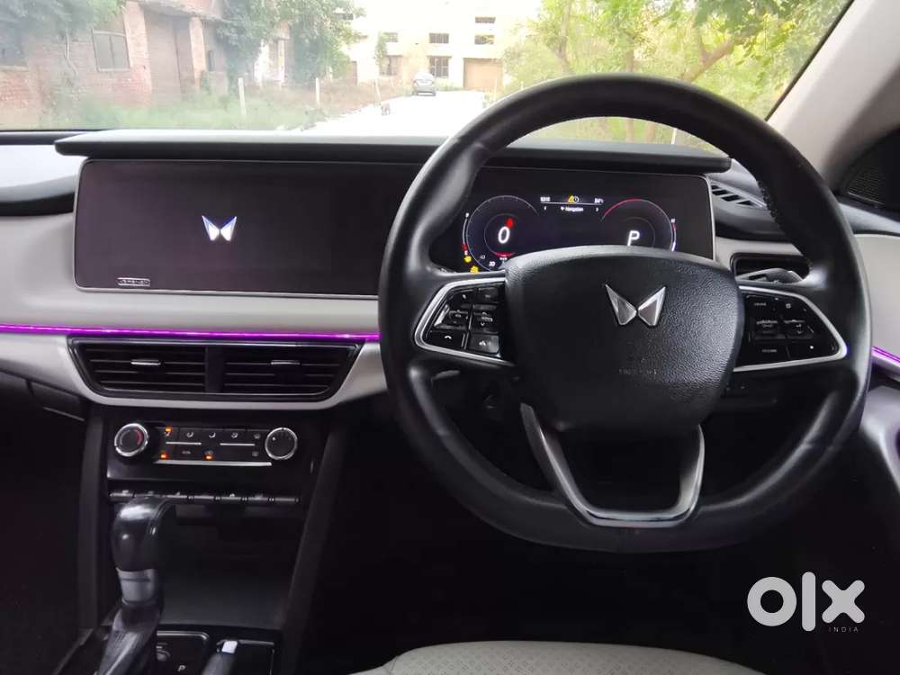 Mahindra Xuv700 2.2 Ax 3 Diesel At 5 Str, 2022, Diesel